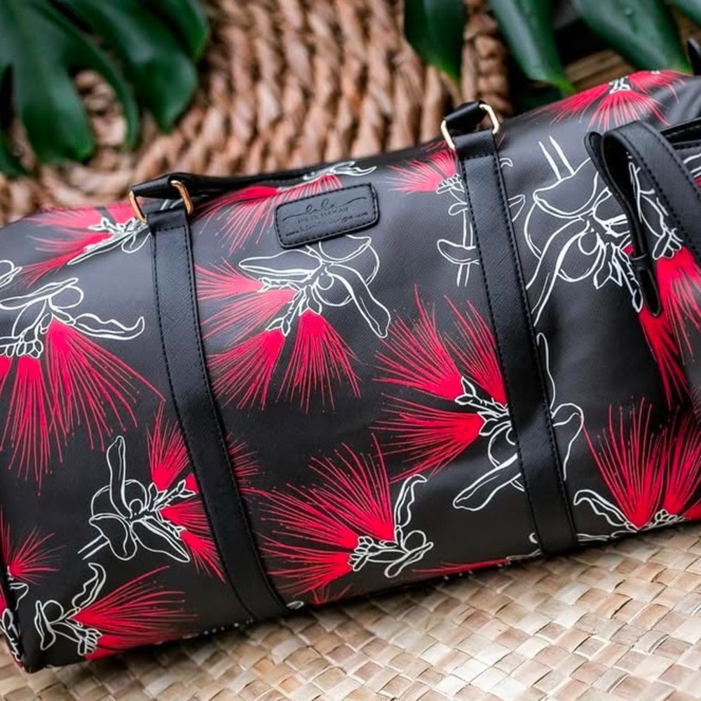 NEW Simply Sisters by Lola Ohia Lehua Travel Bag